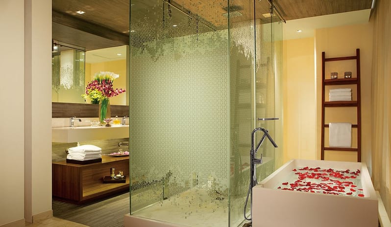 Secrets The Vine-Preferred Club Master Suite Ocean View 3_5994